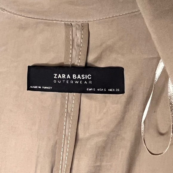 Zara lightweight trench coat, size small. Beige - Picture 2 of 4